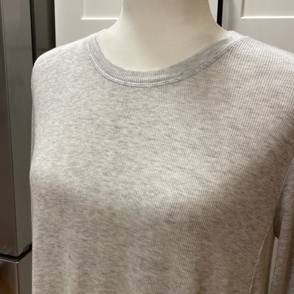 NWOT Athleta Girl Stretch Flow Top with Thumbholes - Picture 3 of 8
